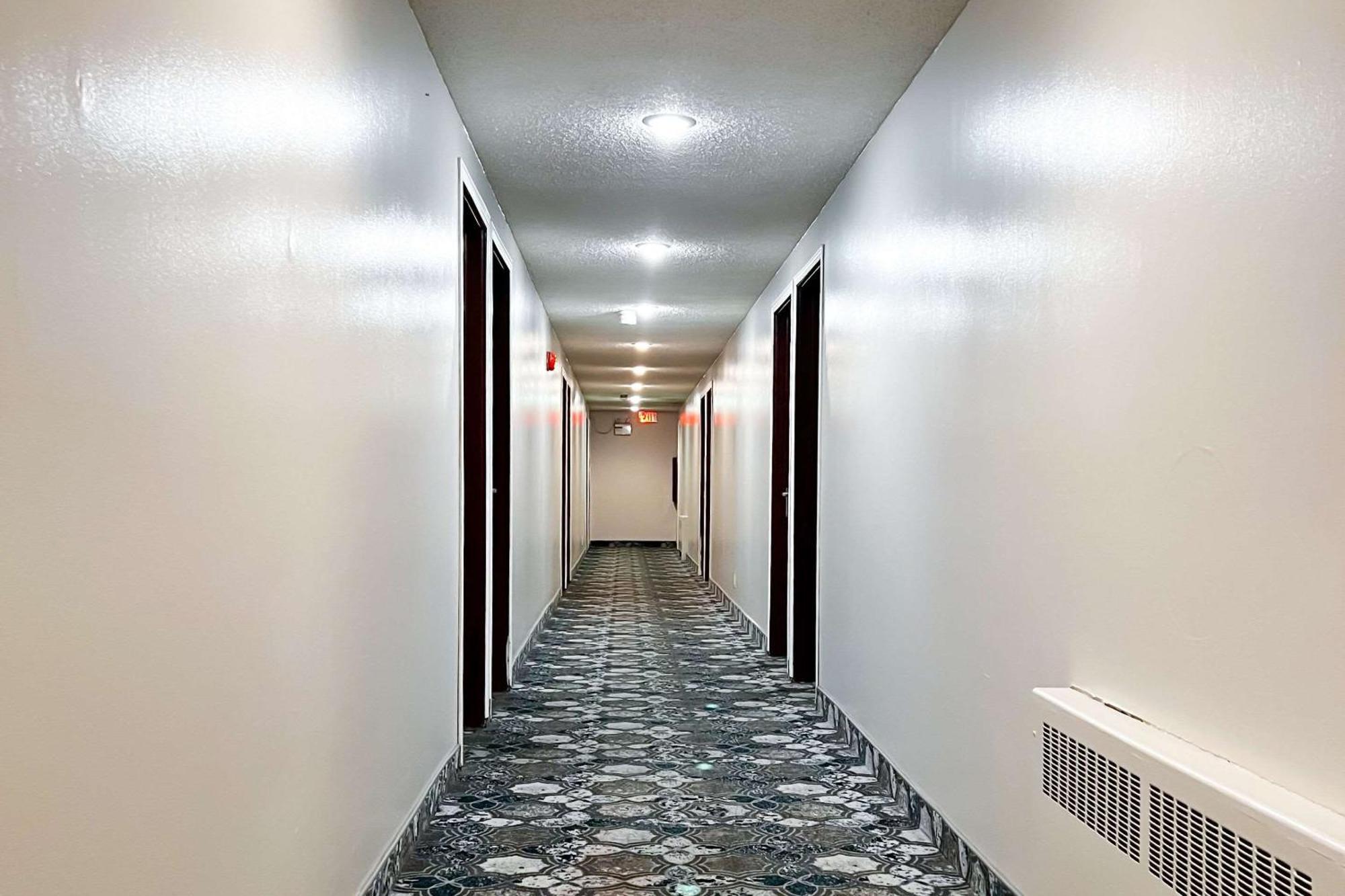 Econo Lodge Motel Village YYC Exterior foto