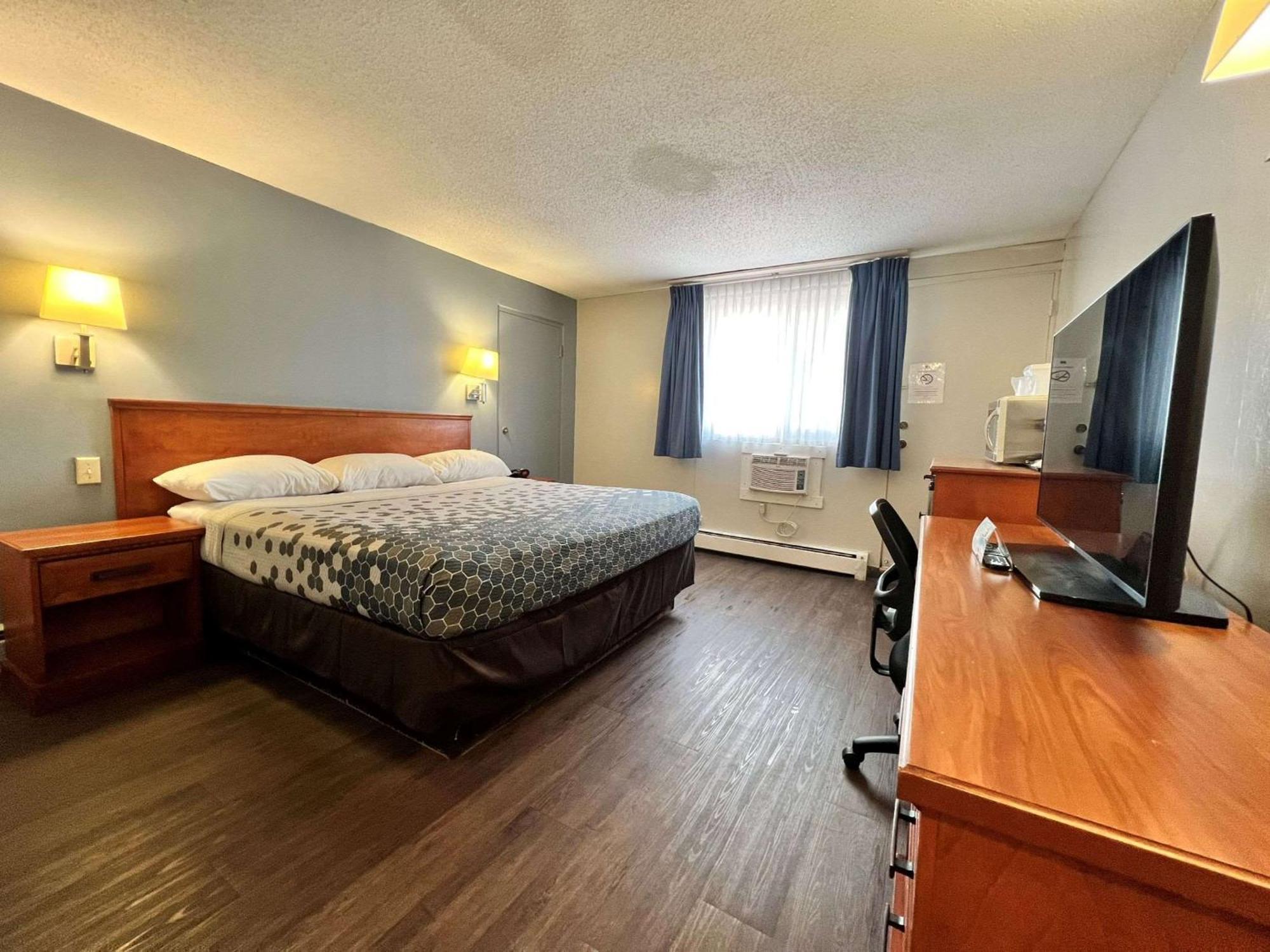 Econo Lodge Motel Village YYC Exterior foto