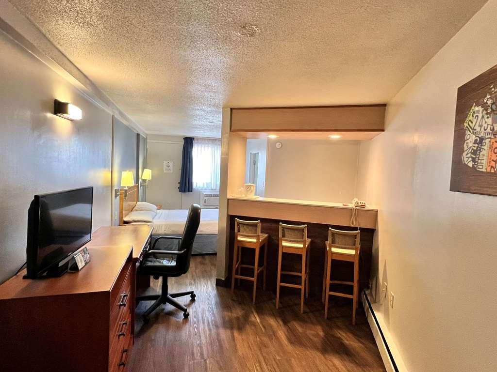 Econo Lodge Motel Village YYC Quarto foto